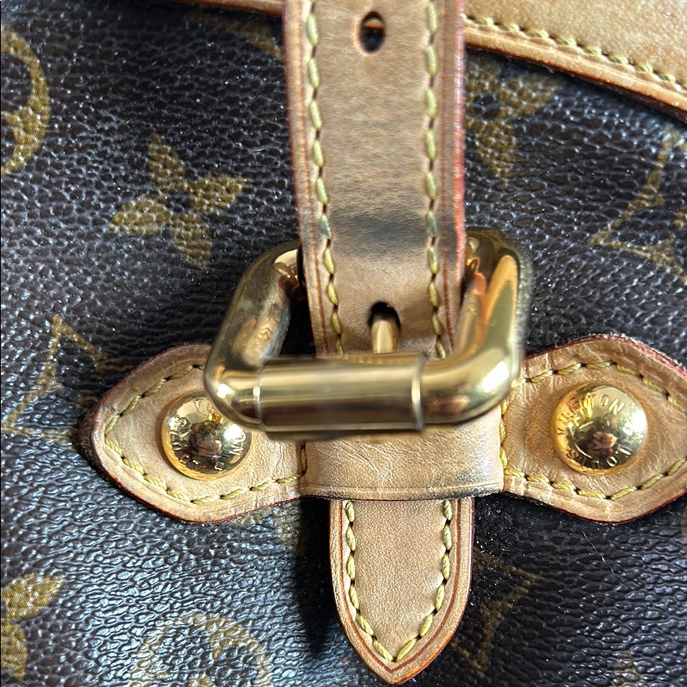 Louis Vuitton Tivoli GM Satchel with Monogram Pattern - Picture 8 of 10